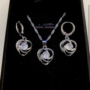 New! 925 Silver Diamond Heart Necklace And Earrings Set
